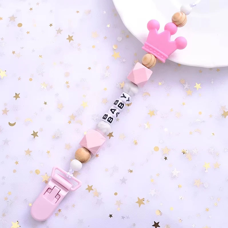 Personalisierte Schnullerketten aus Holz & Silikonperlen