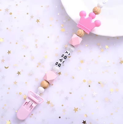 Personalisierte Schnullerketten aus Holz & Silikonperlen